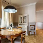 Luxury River View Daire