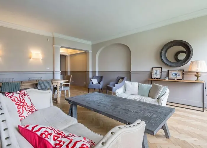 Luxury River View Apartman *